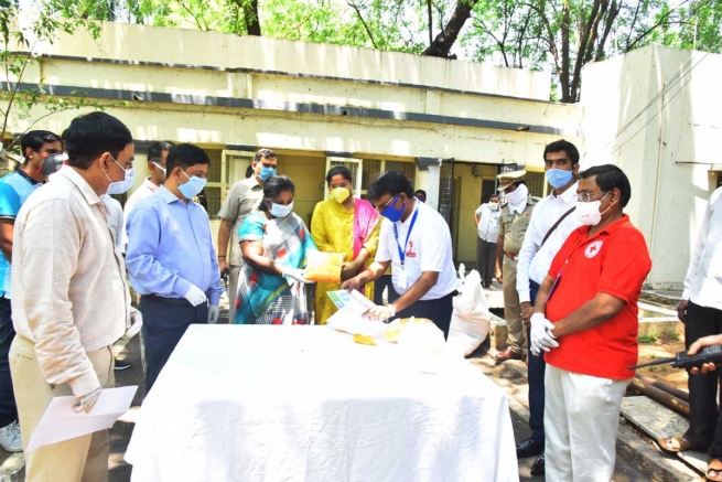 India – L’apprezzamento della Governatrice del Telangana per i servizi del “Bosco Seva Kendra”