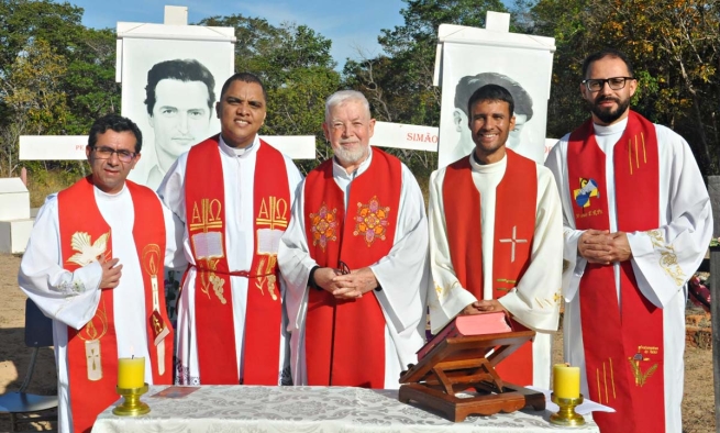 Brasil - Presença salesiana de Merúri celebra aniversário de martírio do P. Rodolfo Lunkenbein e Simão Bororo