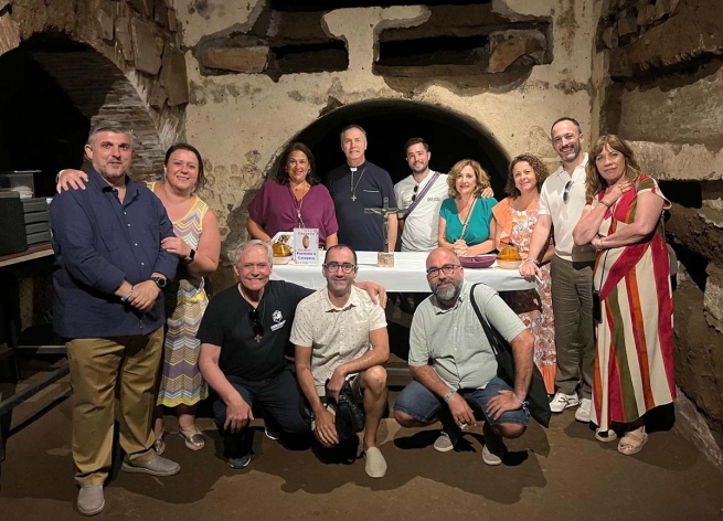 Włochy – Na zakończenie trzyletniej kadencji członkowie Rady SSW z hiszpańskiej inspektorii pw. Maryi Wspomożycielki zwiedzają Rzym z Przełożonym Generalnym