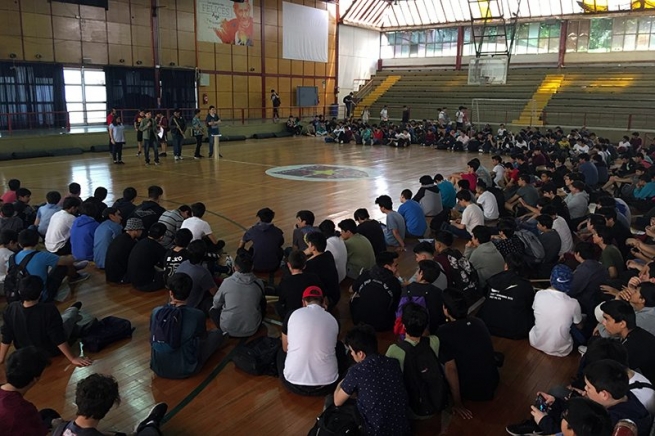 Chile – Młodzież salezjańska marzy o sprawiedliwym Chile: uczniowie z placówek salezjańskich zastanawiają się nad społecznymi protestami