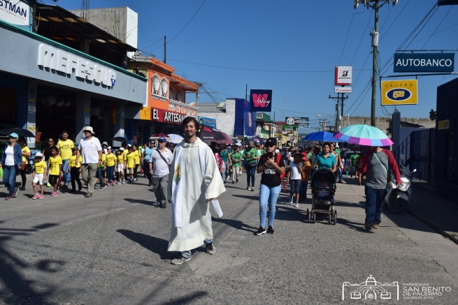 Guatemala - La misión salesiana de San Benito Petén apoyando a los migrantes que llegan en caravanas
