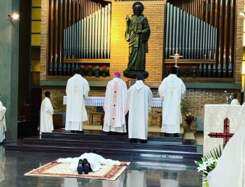 Italie - Ordination sacerdotale du Salésien Augusto Samuel Francisco