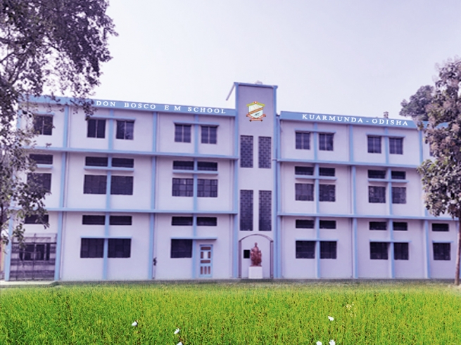 Indie – Poświęcenie i inauguracja nowego budynku szkolnego w Kuarmundzie
