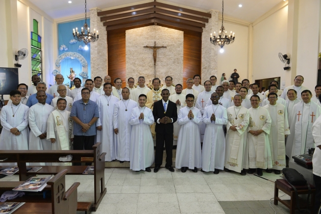 Philippines - Huit novices salésiens ont émis leur première profession