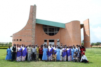 Burundi - Peregrinación al Santuario de María Auxiliadora en Bujumbura