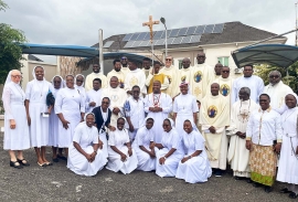 Nigeria – Salesianos e Hijas de María Auxiliadora emiten la profesión perpetua por primera vez en el país con una ceremonia conjunta