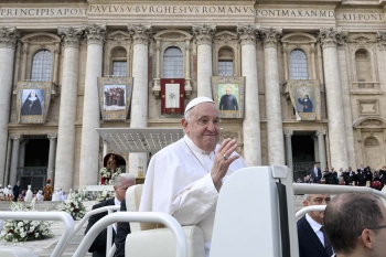 Vaticano – O Papa Francisco canoniza mais 14 Santos