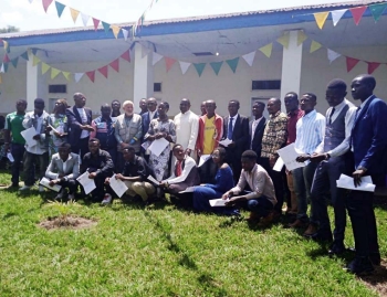 RD Congo - 116 chicos y chicas de la calle se gradúan en la escuela salesiana de Bukavu