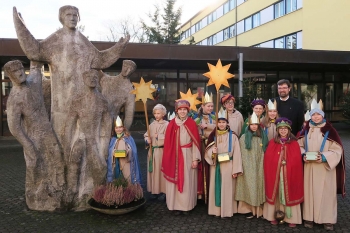 Alemanha – Os pequenos “Cantores da Estrela” visitam o centro inspetorial salesiano